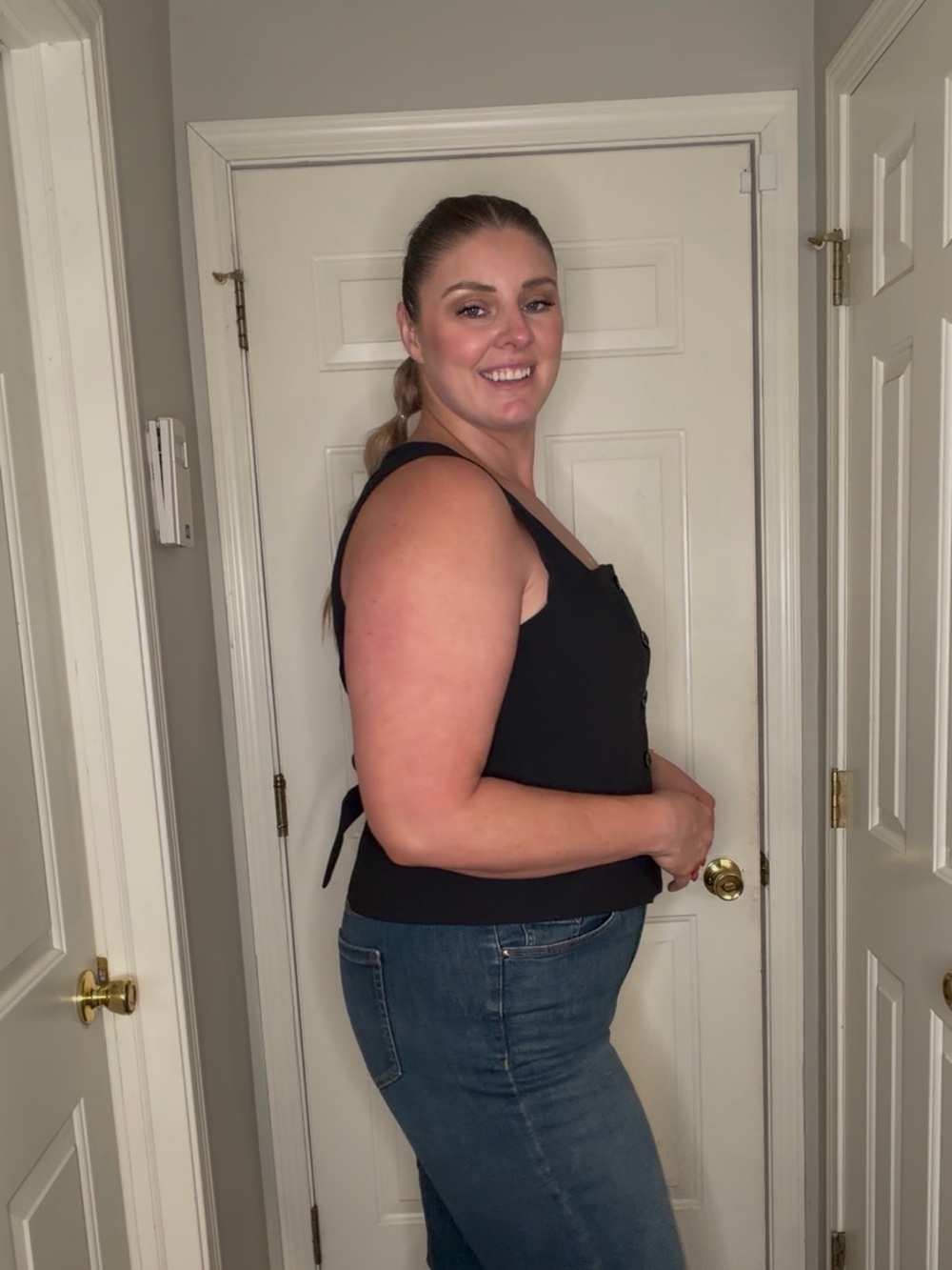 Abercrombie & Fitch Black Square-Neck Button Front Crop Top - Picture 2 of 4